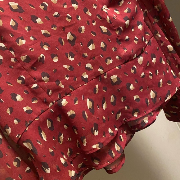 Bardot size 6/small burgundy & leopard print blouse - Picture 4 of 5